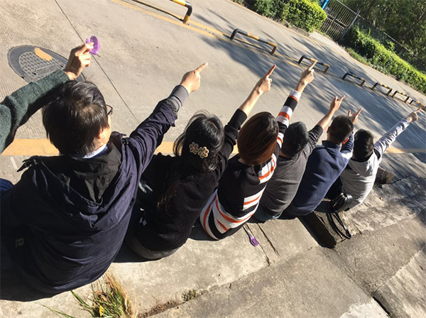 擺個(gè)POSE